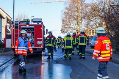 Korb-Kleinheppach: Brand in Mehrfamilienhaus - Bewohner mit Drehleiter gerettet